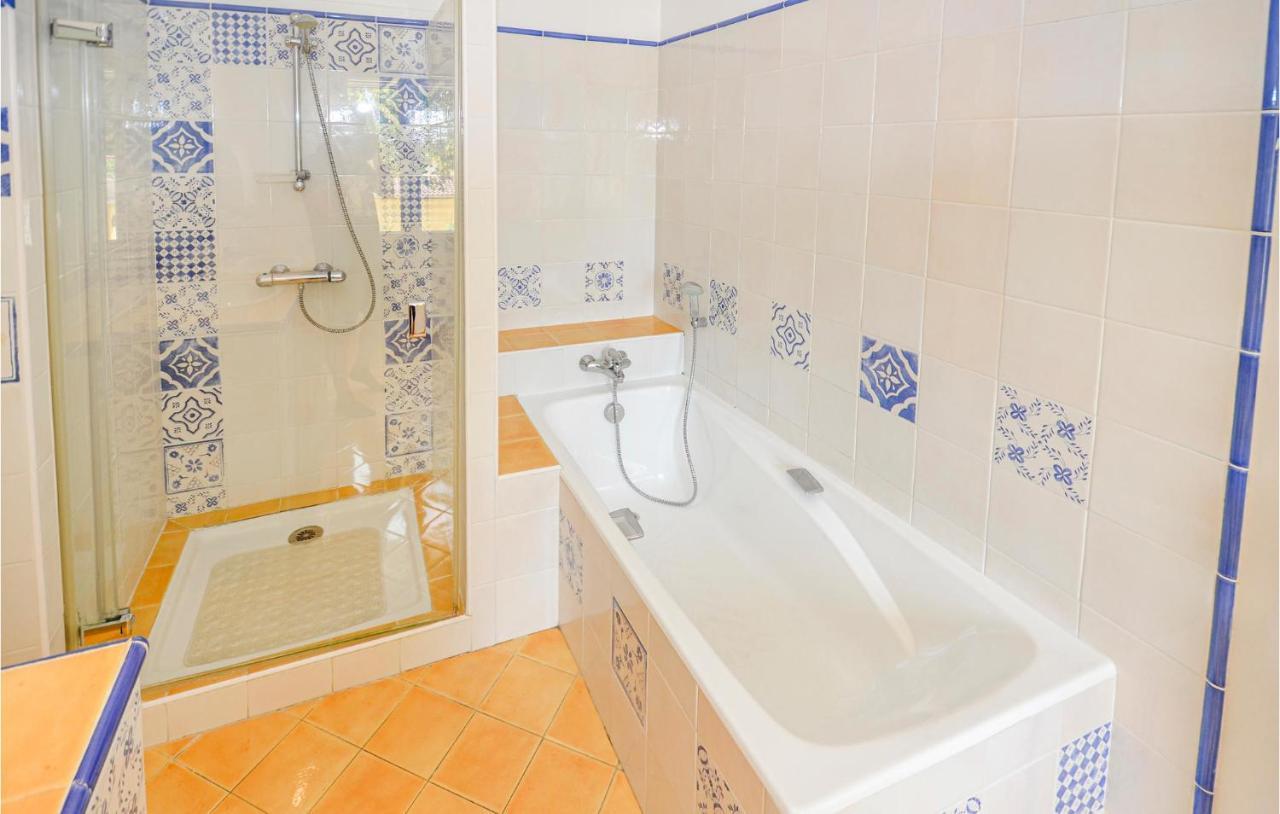 3 Bedroom Awesome Home In Chateuneuf De Gadagne Chateauneuf-de-Gadagne Luaran gambar