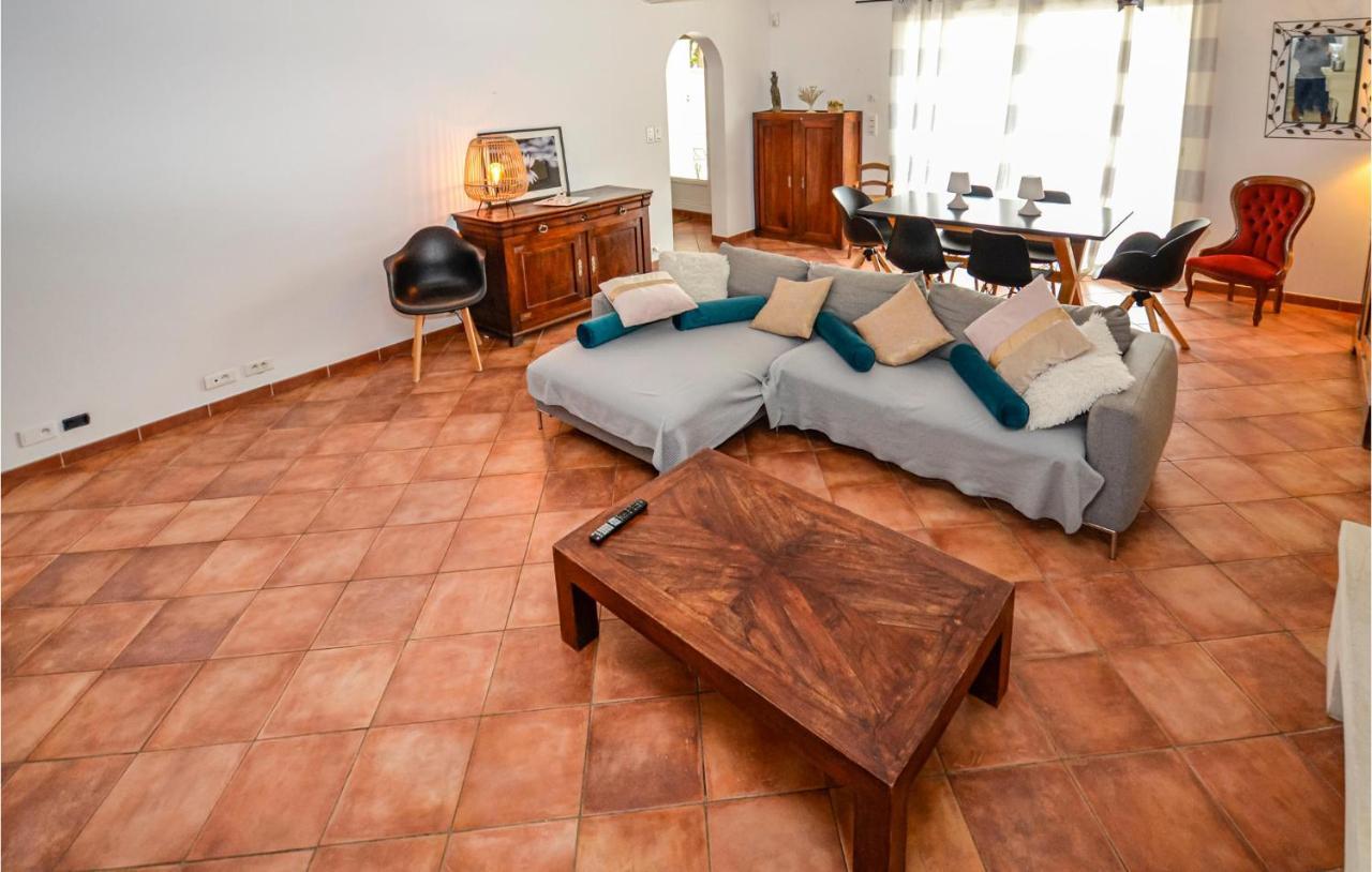 3 Bedroom Awesome Home In Chateuneuf De Gadagne Chateauneuf-de-Gadagne Luaran gambar