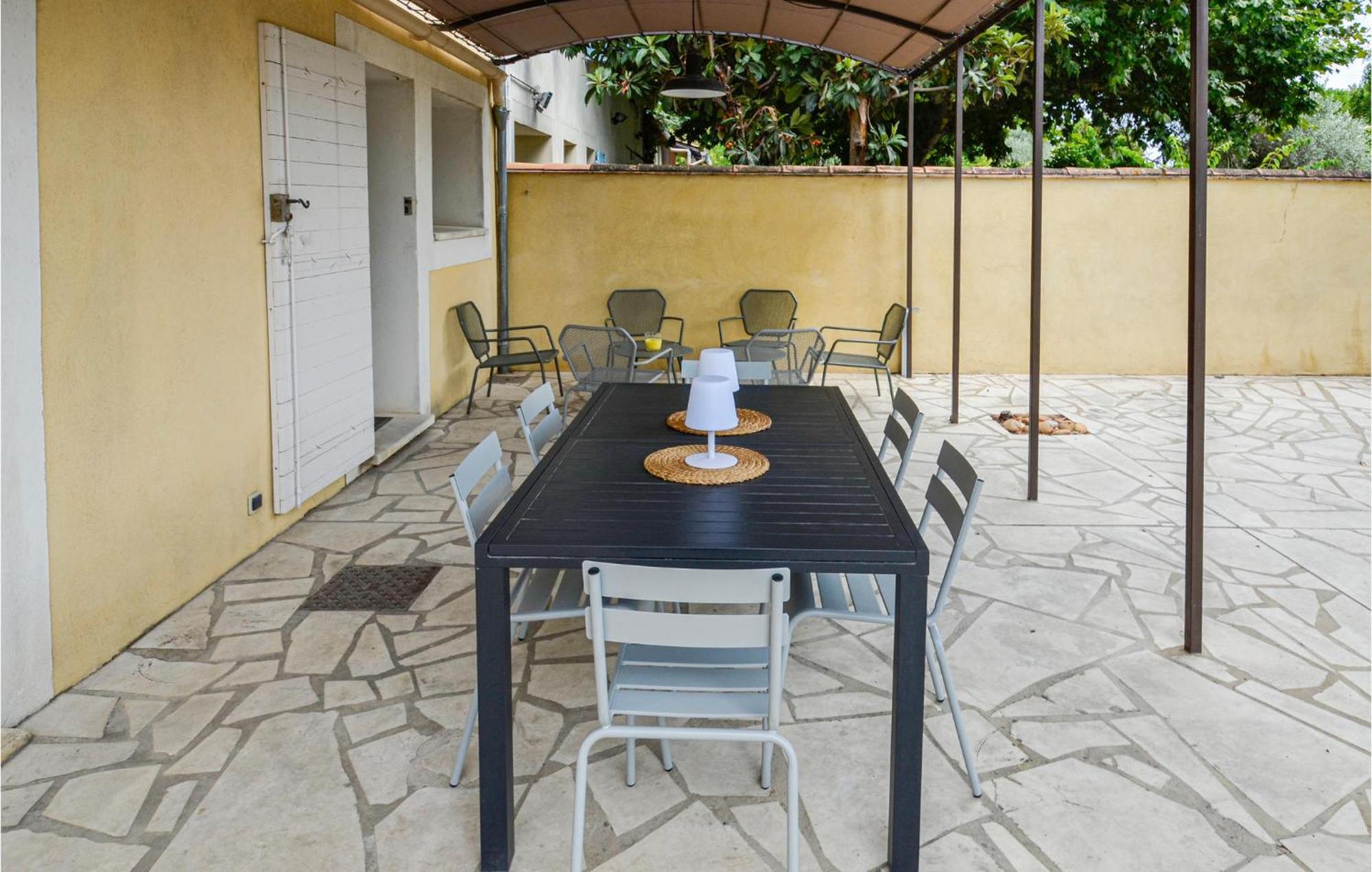 3 Bedroom Awesome Home In Chateuneuf De Gadagne Chateauneuf-de-Gadagne Luaran gambar
